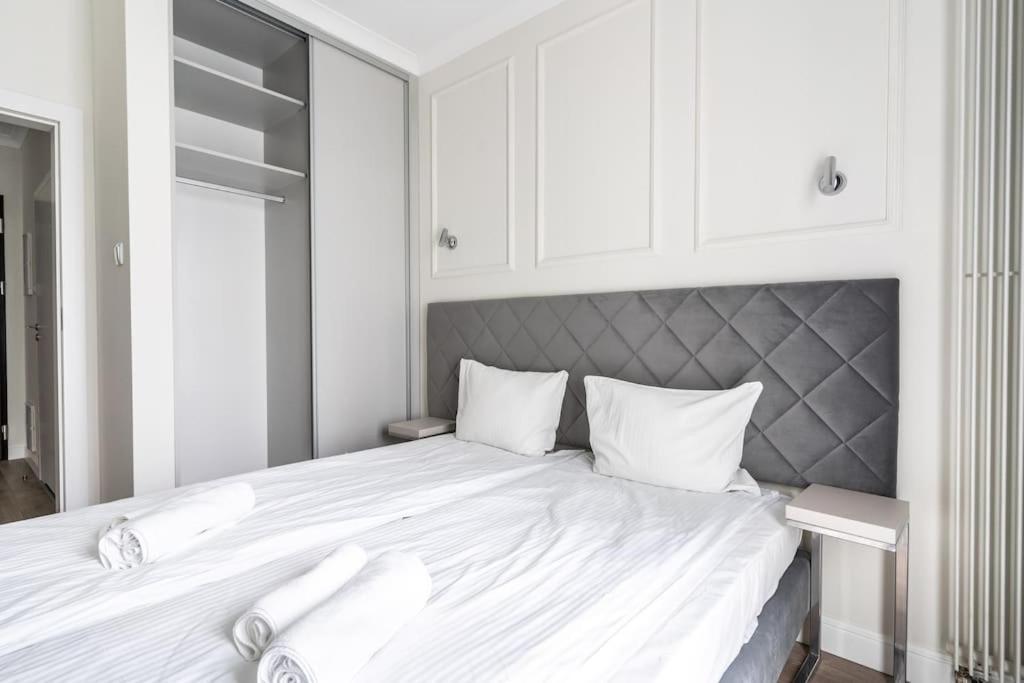 Apartment Chic & Luxury By Mennica *
